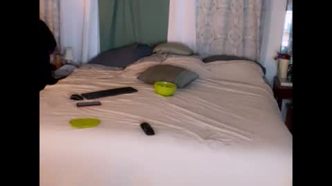 phatbratz online show from February 26, 5:46 am