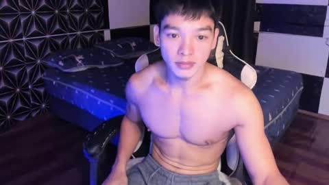 AJ online show from February 21, 10:28 am