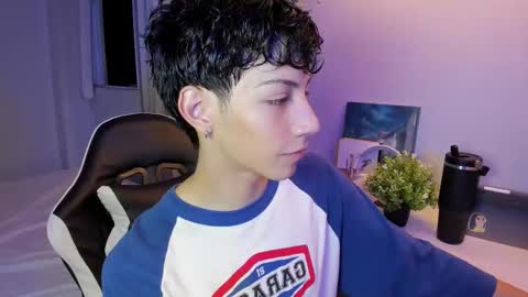 Phil.   INDEPENDENT MODEL online show from October 19, 4:50 am