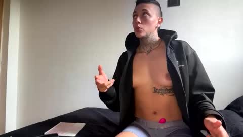 PHILLIP online show from October 25, 1:00 pm