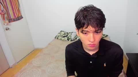 picaszomilos350 online show from March 10, 7:56 am