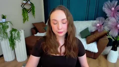 Emelie online show from June 13, 7:41 am