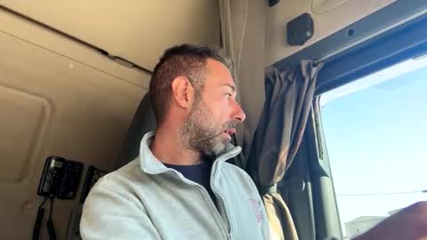 pierotu online show from October 9, 8:09 am