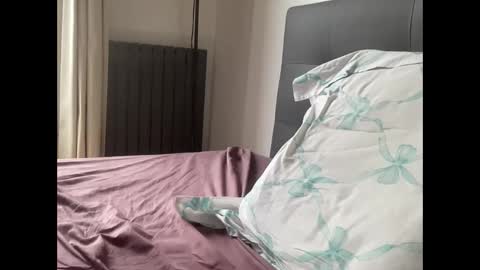 Snapshot of pierrot462900 chatting on October 10, 8:09 am pierrot462900 online show from October 10, 8:09 am