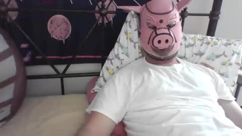 piggyplaypen online show from May 26, 7:31 pm