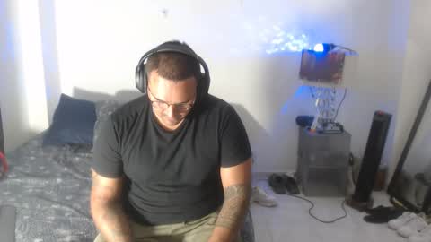 pikoro_gomez online show from February 7, 1:36 am