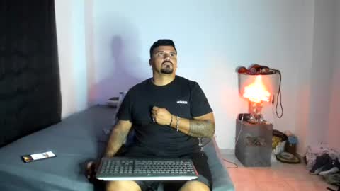 pikoro_gomez online show from August 1, 12:01 am