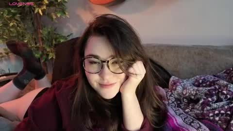 PilloGoddess online show from March 12, 11:47 am