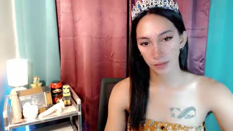 lucyLove online show from June 7, 3:11 am