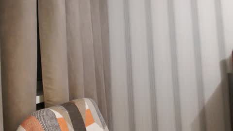       online show from December 5, 7:55 pm