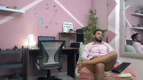 pineappleflipped online show from July 27, 2:31 am