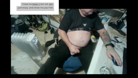 pini_z online show from December 24, 9:00 pm