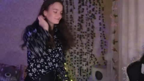 Stephanie online show from December 14, 5:08 pm