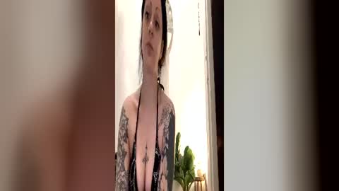 pinkgothbunnie online show from June 15, 2:03 am