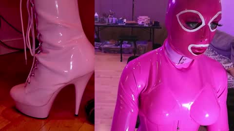 pinklatexgurl online show from December 19, 11:11 pm