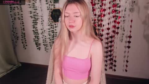 pinky_cloud_ online show from March 9, 1:26 pm