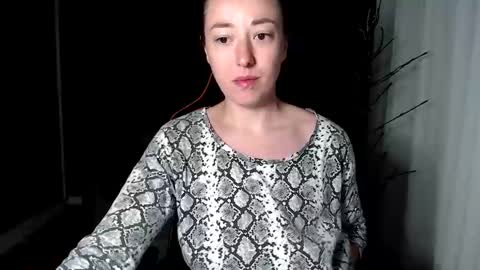 piscesgirl06 online show from October 6, 3:57 am