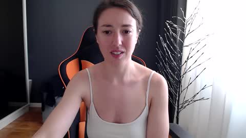 piscesgirl06 online show from September 16, 5:10 am