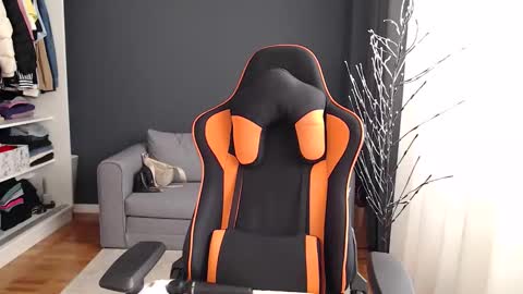 piscesgirl06 online show from October 2, 6:01 am