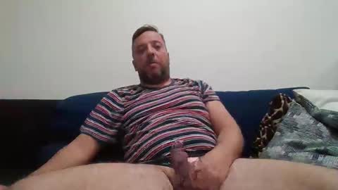 Snapshot of pislezg1 chatting on October 12, 10:44 pm pislezg1 online show from October 12, 10:44 pm