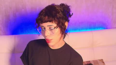 cris online show from April 16, 4:01 am