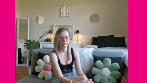 Lynn online show from March 3, 2:17 pm