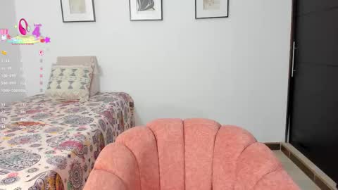 Angie Henao online show from November 19, 5:56 pm