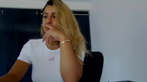 PlayfulNicole online show from August 4, 9:05 am