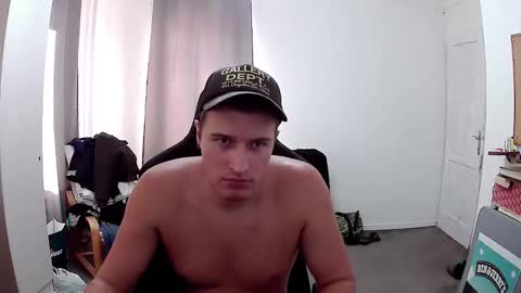 plkrisztian online show from September 22, 2:43 pm