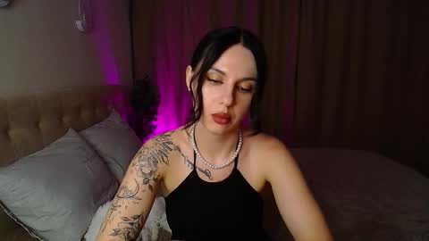 Snapshot of poison_inyour_mind chatting on October 22, 4:19 pm poison_inyour_mind online show from October 22, 4:19 pm