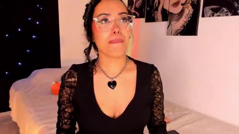 Snapshot of poison_willow chatting on February 4, 11:27 pm Willow Hours 12pm to 630pm Colombian time FRIDAY AND SUNDAY FREE DAYS online show from February 4, 11:27 pm