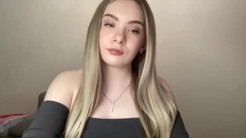 polishangel222 online show from March 10, 5:50 pm