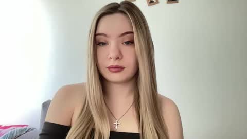 polishangel222 online show from March 8, 10:41 am