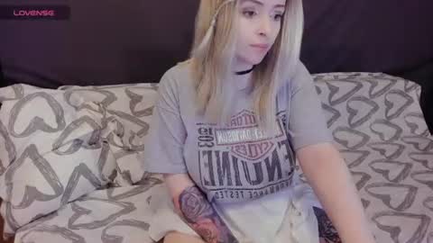 Polly online show from July 7, 7:29 pm