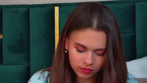 Polly online show from July 28, 6:42 pm