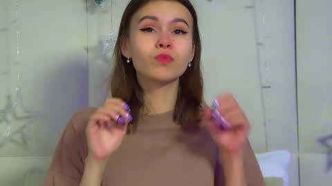 Polly online show from December 14, 6:25 pm