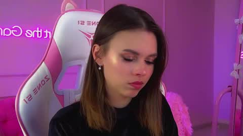 Polly online show from March 6, 7:24 pm