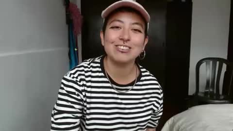 Snapshot of poly_mer chatting on January 17, 5:41 pm Poly online show from January 17, 5:41 pm