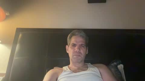 Snapshot of ponchynyc chatting on December 14, 1:27 am PONCH online show from December 14, 1:27 am