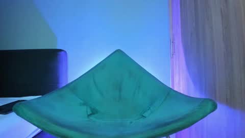 Snapshot of pool_baker_ chatting on February 25, 11:26 pm johnatan online show from February 25, 11:26 pm