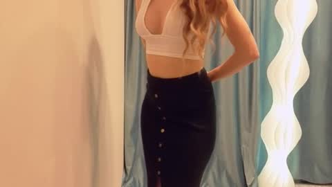 April online show from November 28, 7:10 pm