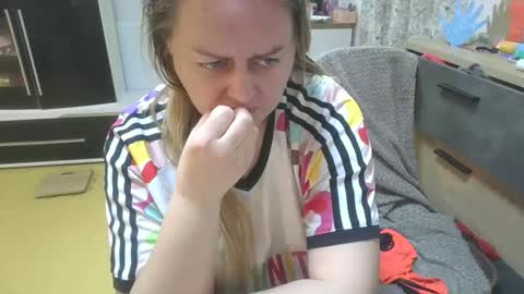 MelissOfficial online show from March 18, 7:20 pm