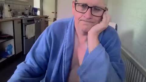 poshman65 online show from April 8, 10:29 am