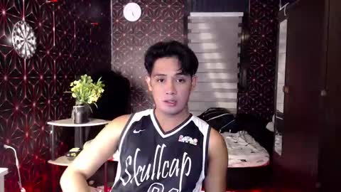 VEeeAsian online show from October 4, 9:29 am