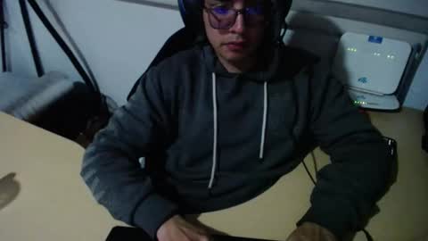 powerfulzeus2 online show from October 25, 2:01 am