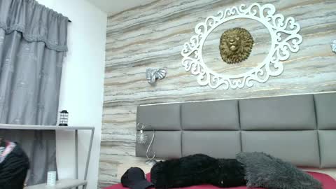   online show from April 7, 11:23 am