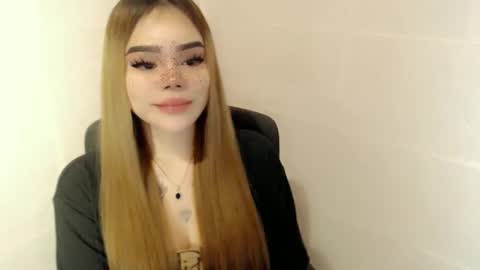 MAXXINE online show from April 15, 6:50 am