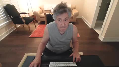 Snapshot of preppydave2525 chatting on February 10, 7:07 pm preppydave2525 online show from February 10, 7:07 pm