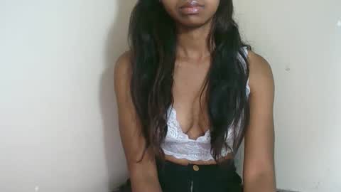 prettiethalia online show from October 24, 9:10 am