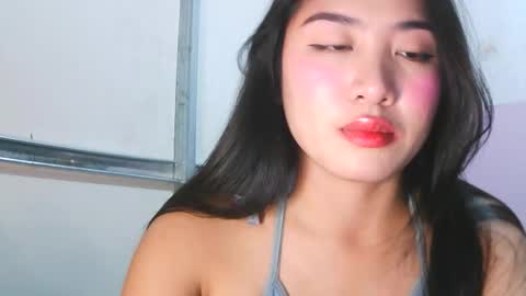pretty_am online show from April 14, 5:49 pm